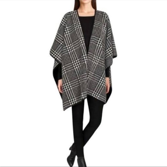 Reversible Wrap - Picture 1 of 3